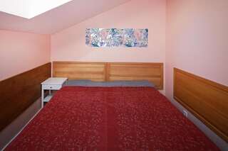 Отели типа «постель и завтрак» Sodu Rooms Вильнюс Двухместный номер с 1 кроватью и общей ванной комнатой-13